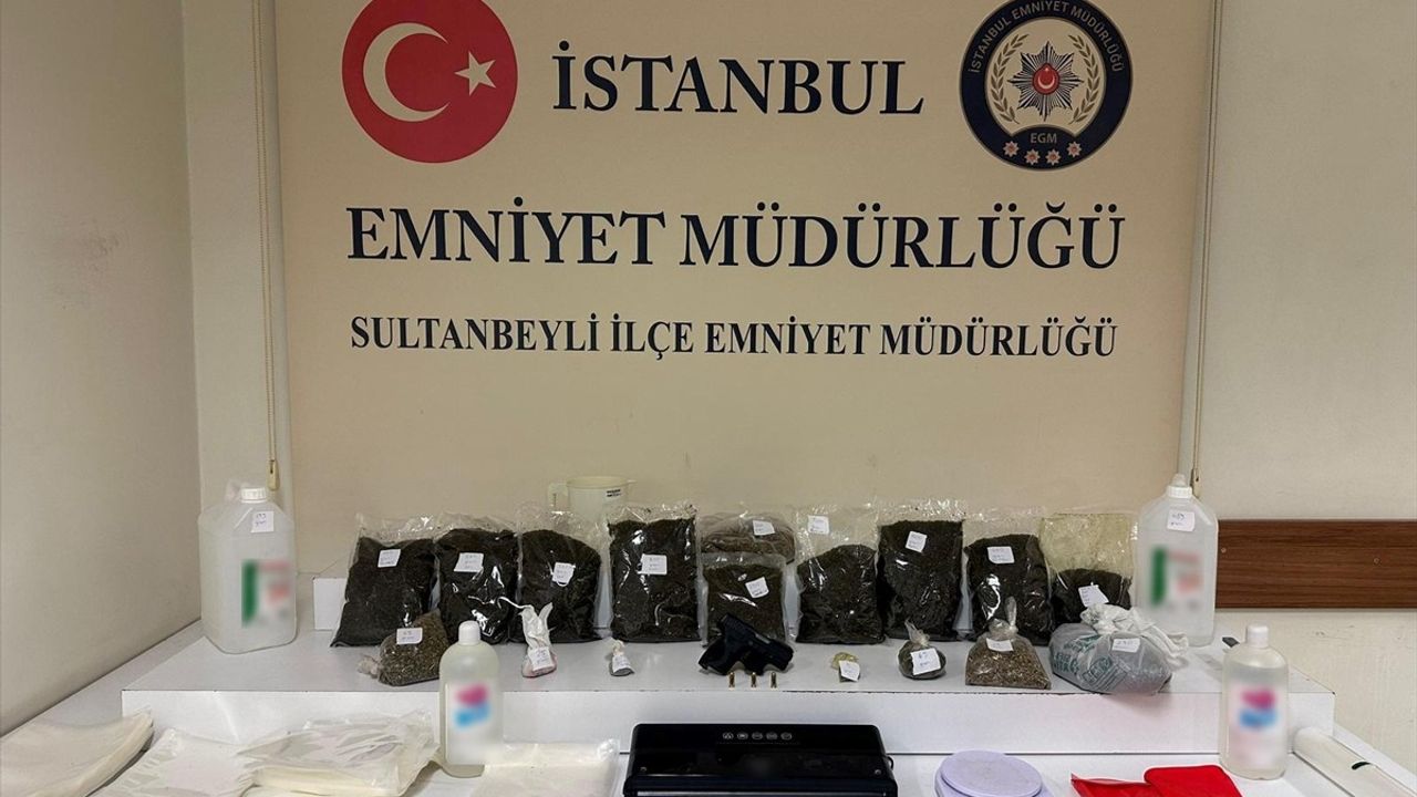 Sultanbeyli'de Uyuşturucu Operasyonu: İki Şüpheli Tutuklandı