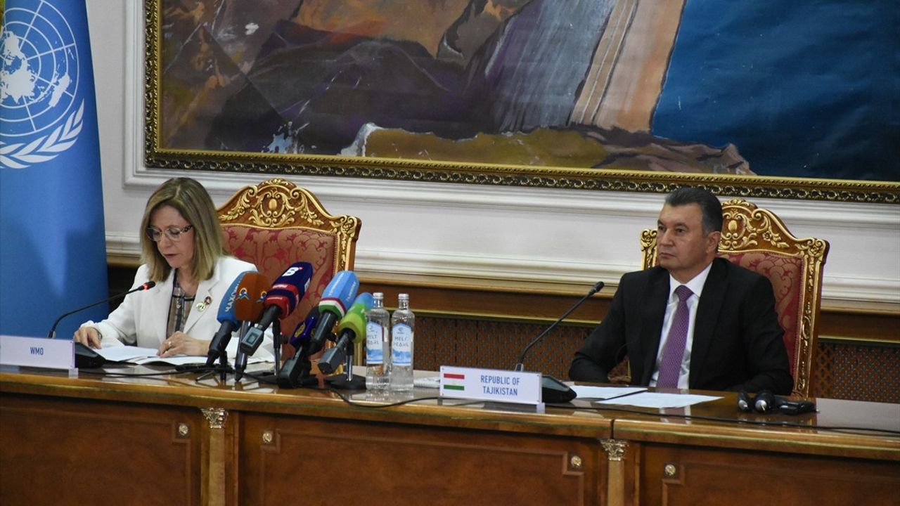 Tacikistan'da Buzulların Korunması Konferansı'nın Kapanış Oturumu Gerçekleştirildi