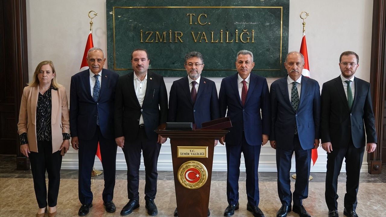 Tarım ve Orman Bakanı İbrahim Yumaklı İzmir Valiliği'ni Ziyaret Etti