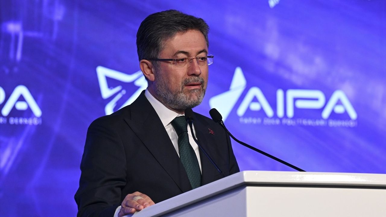 Tarım ve Orman Bakanı Yumaklı, AI Tomorrow Summit 2025'te Yapay Zeka Vizyonunu Açıkladı