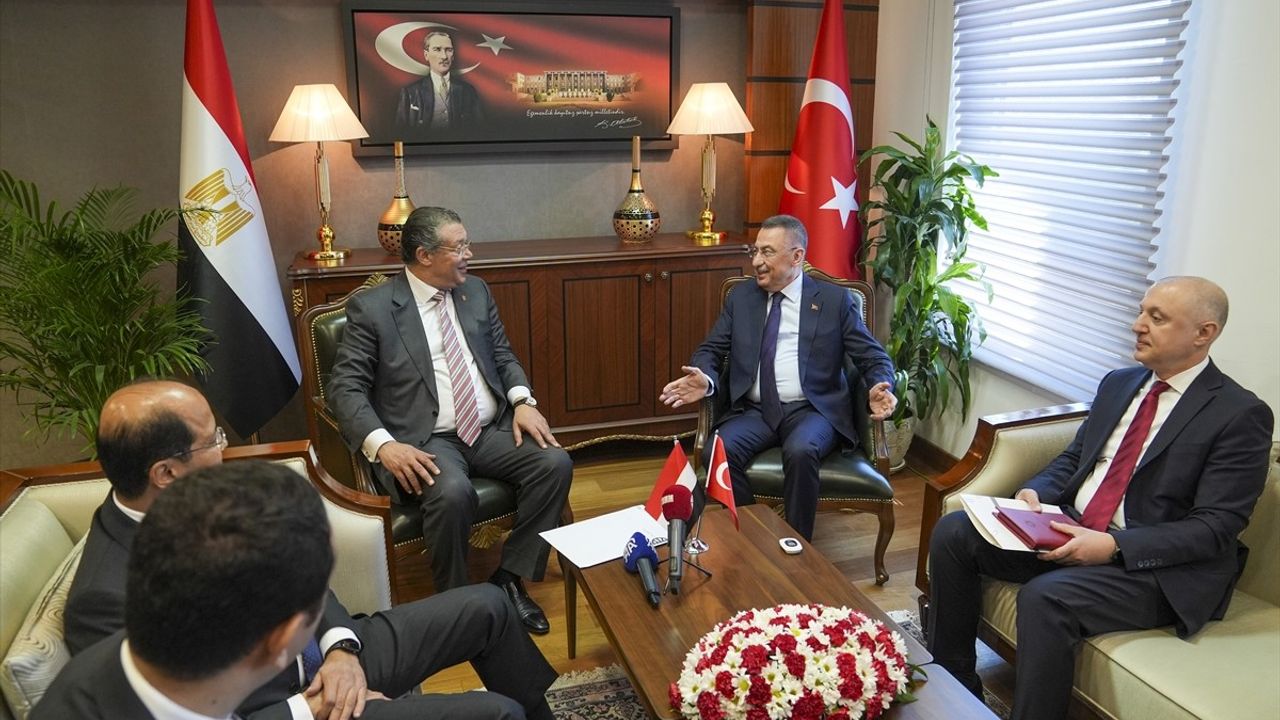 TBMM Dışişleri Komisyonu Başkanı Fuat Oktay, Mısır Senatosu Heyetini Ağırladı