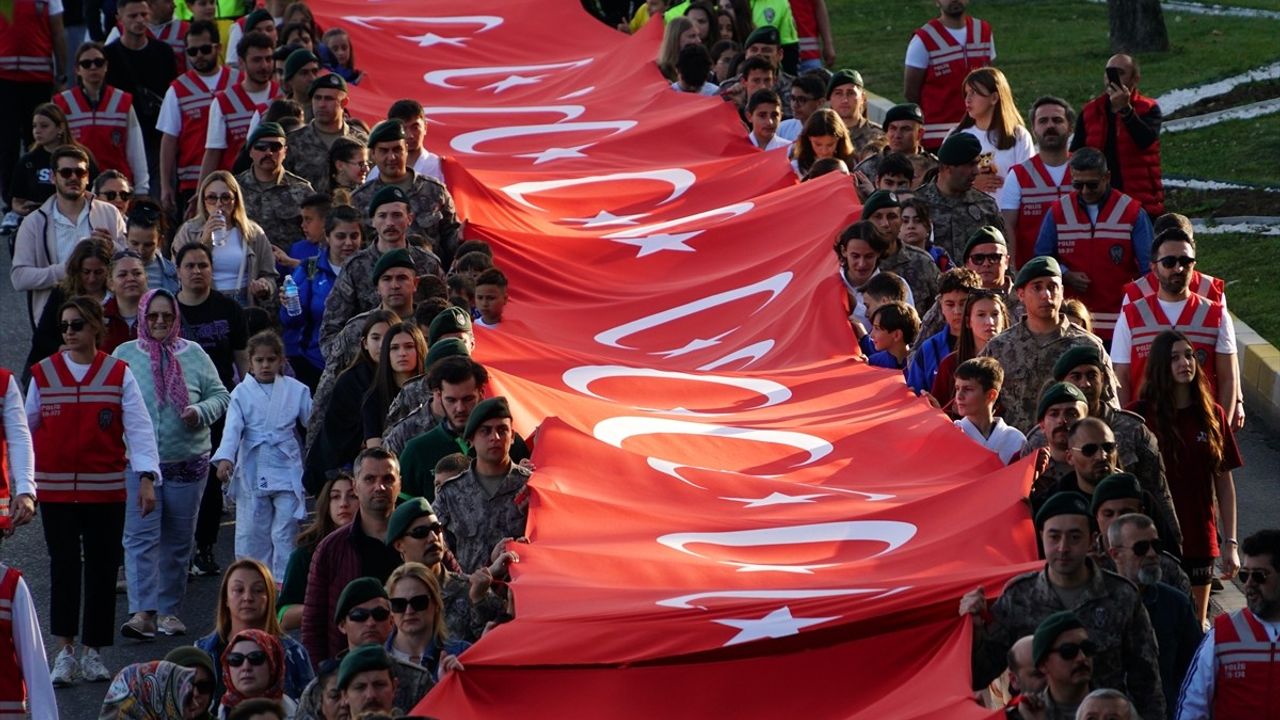 Tekirdağ'da 19 Mayıs'a Özel 1919 Koreografisi Düzenlendi