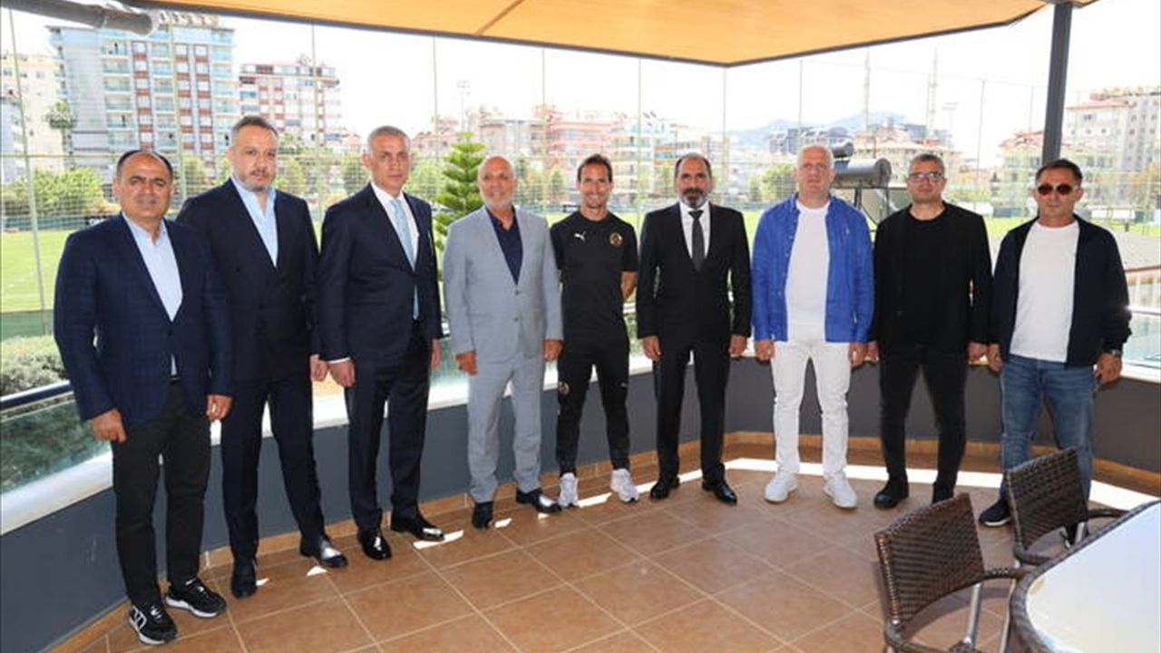 TFF Başkanı Hacıosmanoğlu'ndan Alanyaspor Başkanı Çavuşoğlu'na Taziye Ziyareti