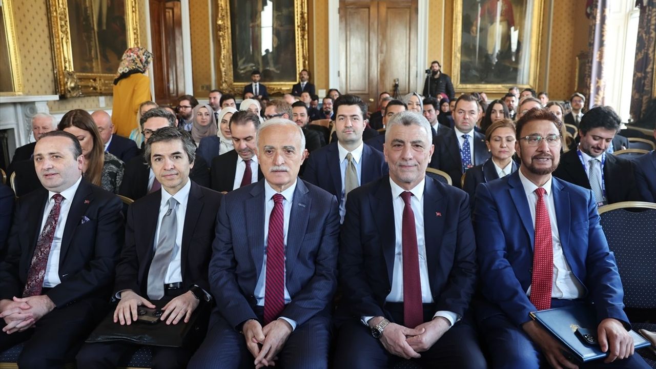Ticaret Bakanı Bolat Türkiye-İngiltere İş Forumu'nda Ekonomik İlişkileri Vurguladı