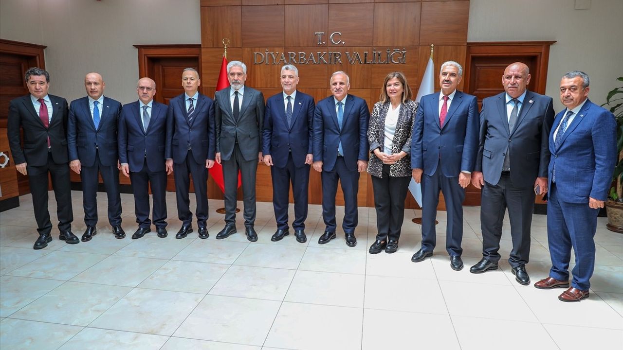 Ticaret Bakanı Ömer Bolat Diyarbakır'da Temaslarda Bulundu