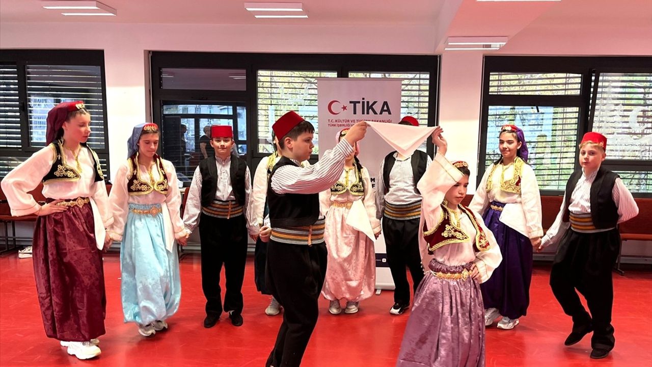 TİKA'dan Sırbistan'daki Lim Kültür ve Sanat Derneğine Geleneksel Kıyafet Desteği