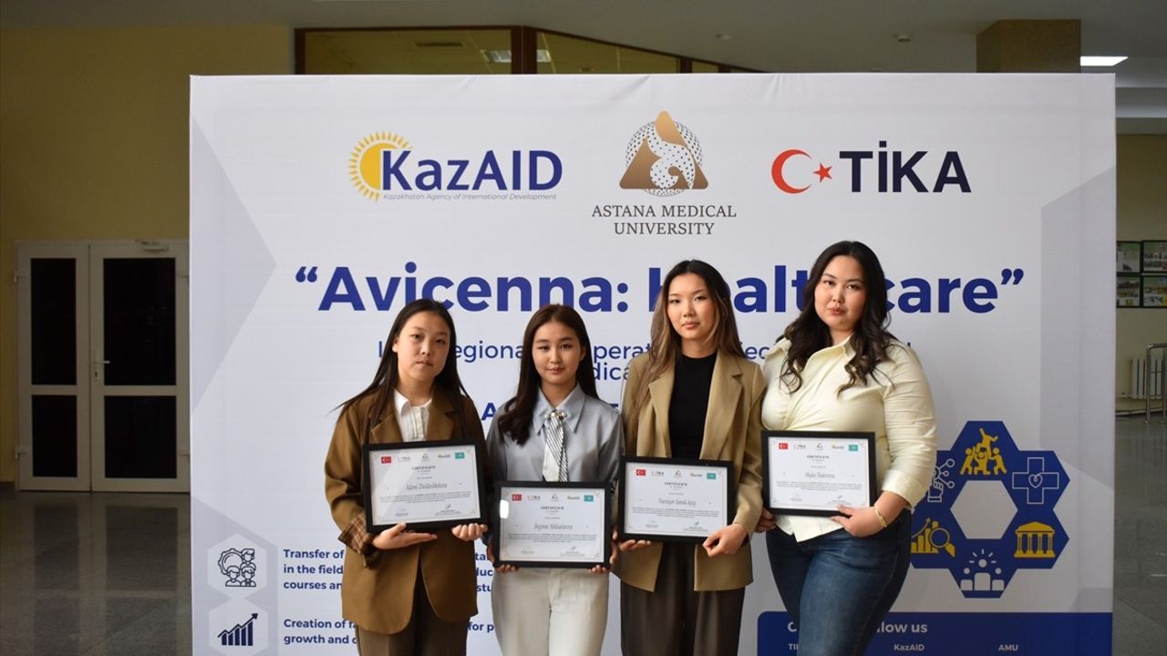 TİKA, Kazakistan'da Kırgız ve Tacik Tıp Öğrencilerine Eğitim Verdi
