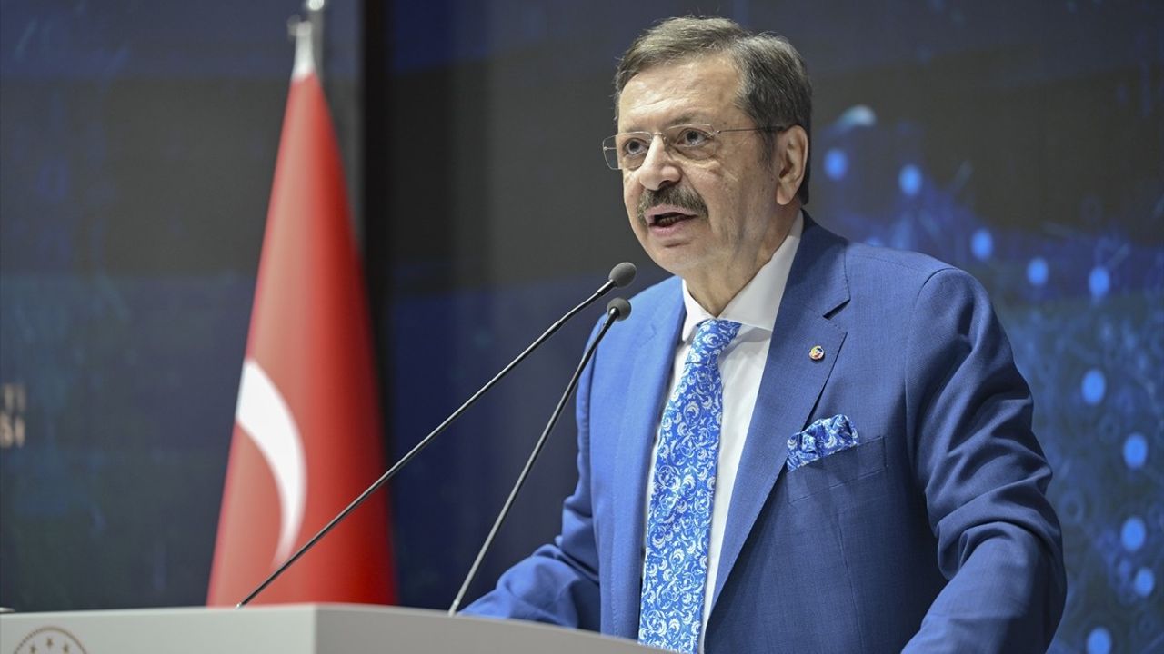 TOBB Başkanı Hisarcıklıoğlu: 'E-ticaret, KOBİ'lerimiz için dijital dönüşümün önemli taşıyıcısıdır'