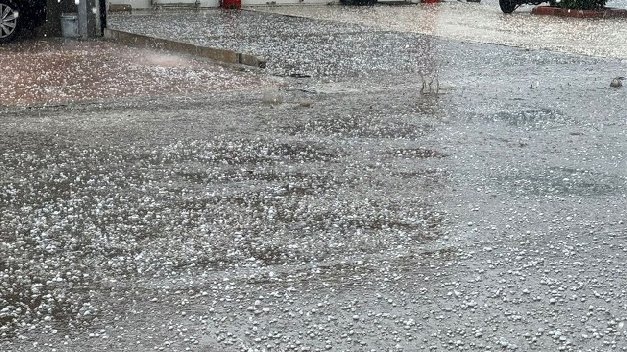 Tokat’ta Dolu ve Sağanak Yağış Etkili Oldu