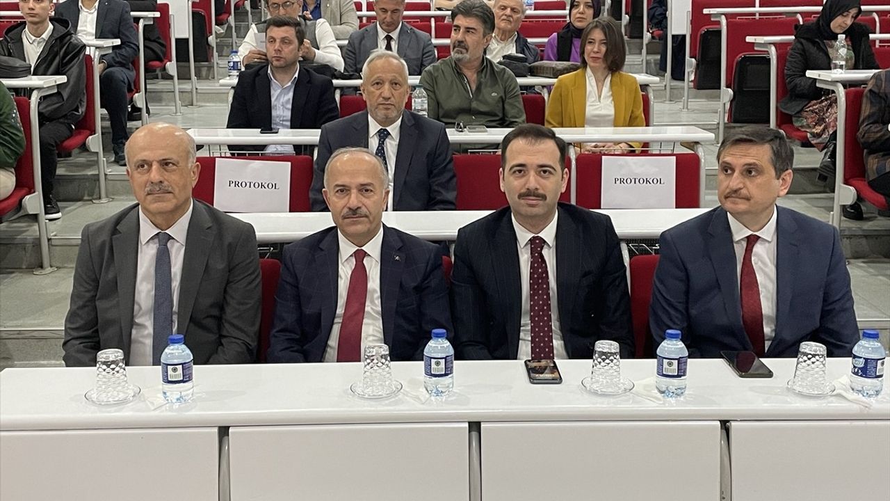 Trabzon'da 2025 Aile Yılı Çalıştayı Düzenlendi