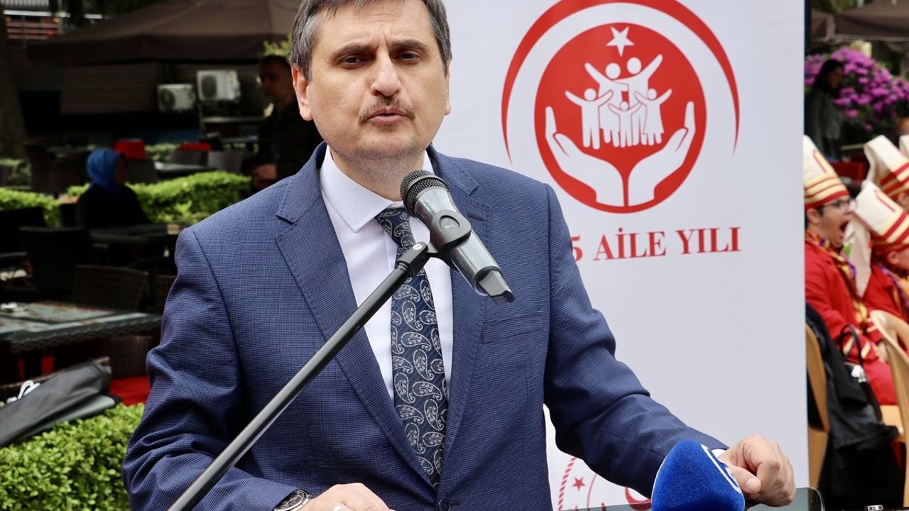 Trabzon'da Engelliler Haftası Kapsamında Farkındalık Yürüyüşü Düzenlendi