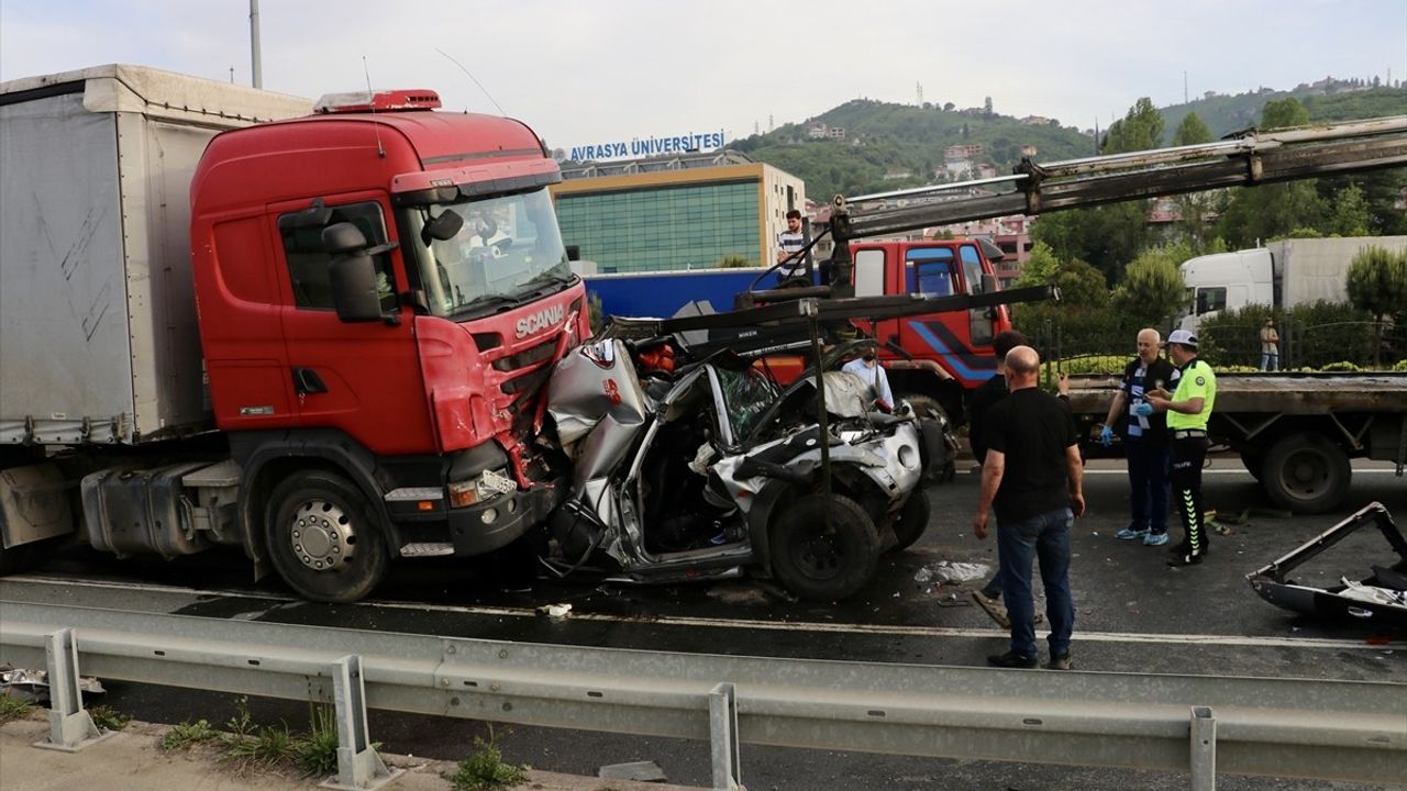Trabzon Yomra'da Zincirleme Trafik Kazası: 3 Yaralı