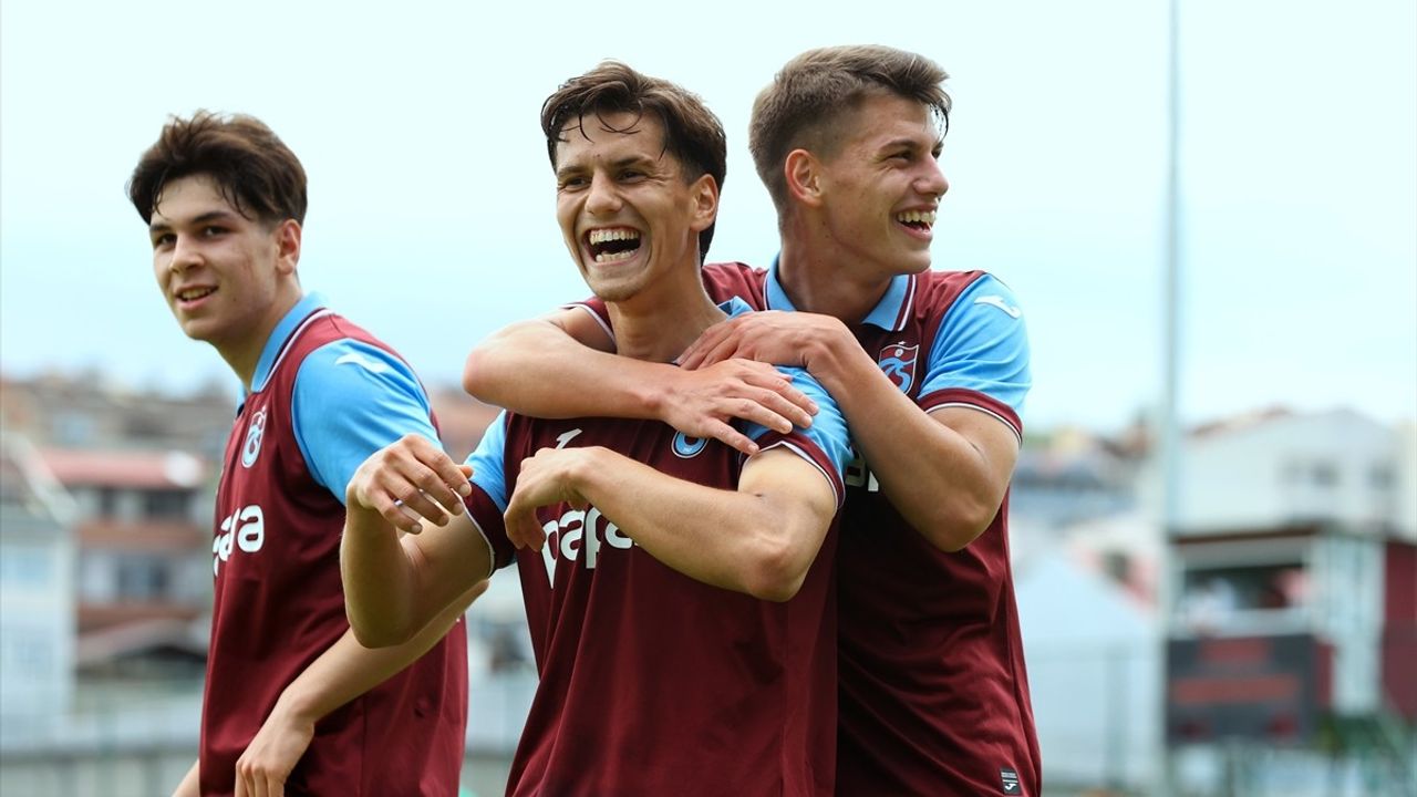 Trabzonspor 19 Yaş Altı Elit A Ligi Şampiyonluk Kupasını Aldı