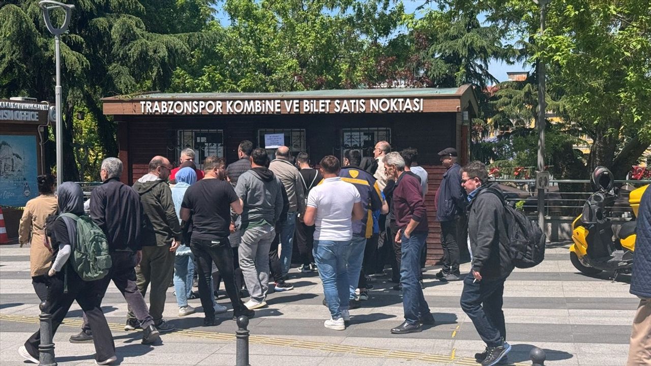 Trabzonspor-Galatasaray Maçının Biletleri Satışa Çıktı