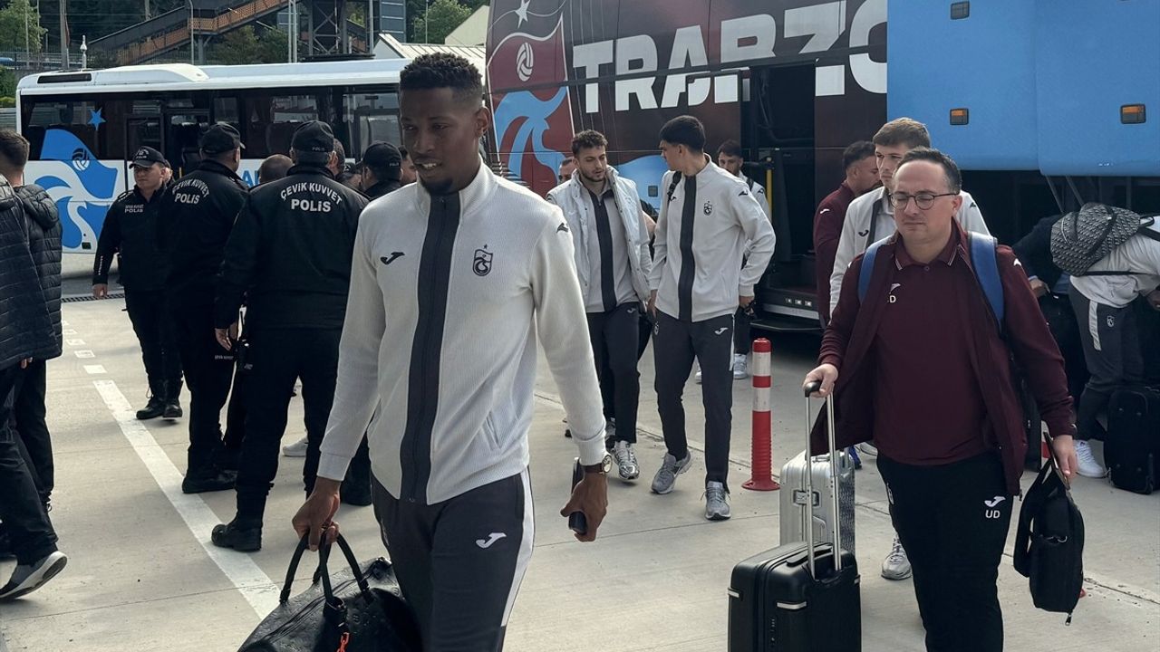 Trabzonspor, Kasımpaşa Maçı İçin İstanbul'a Gitti