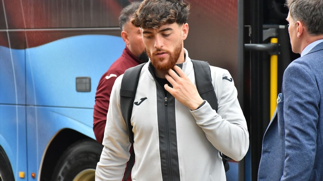 Trabzonspor, Ziraat Türkiye Kupası Finali İçin Gaziantep'e Hareket Etti