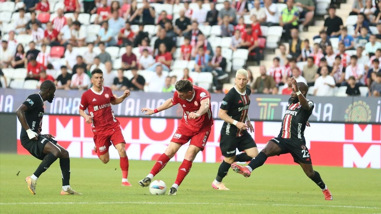 Trendyol Süper Lig: Onvo Antalyaspor ve Gaziantep FK Berabere Kaldı