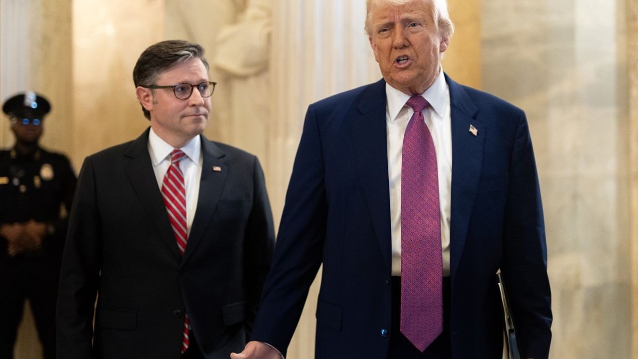 Trump, Vergi İndirimi Tasarısı İçin Cumhuriyetçilerle Bir Araya Geldi