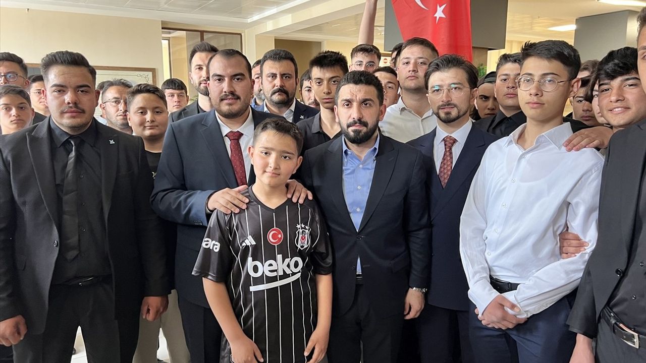 TÜGVA Genel Başkanı Beşinci, Niğde İl Temsilciliği Kongresi'nde Gençleri Vurguladı