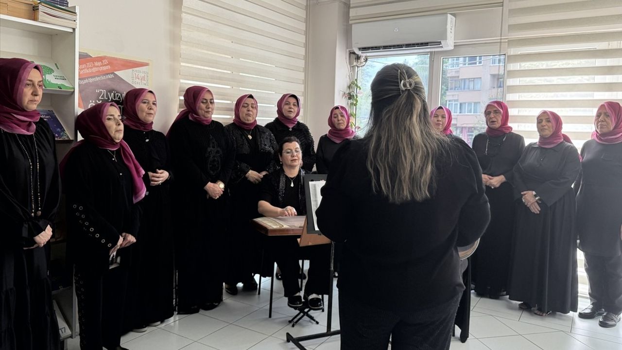 Türk Gençlik Vakfı'ndan Burslu Öğrenciler İçin Anlamlı Konser