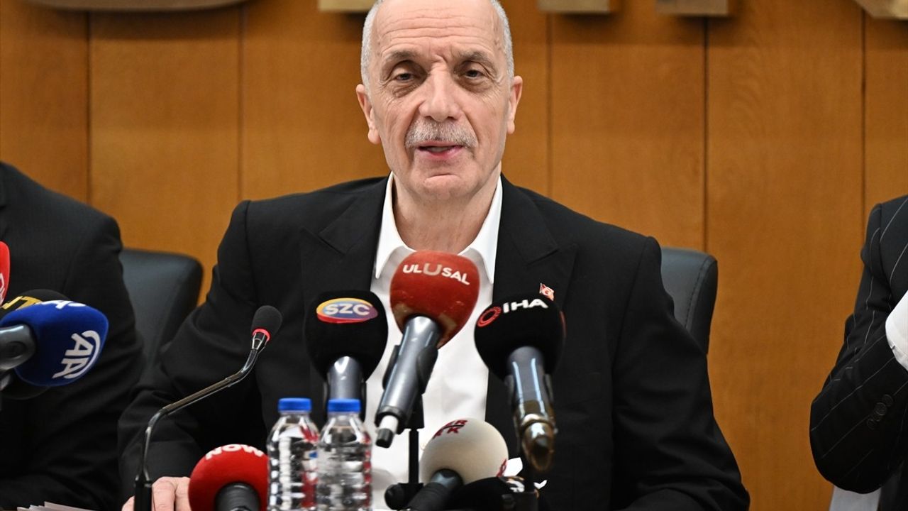 TÜRK-İŞ Genel Başkanı Atalay, Ekonomik Sıkıntılara Dikkat Çekti