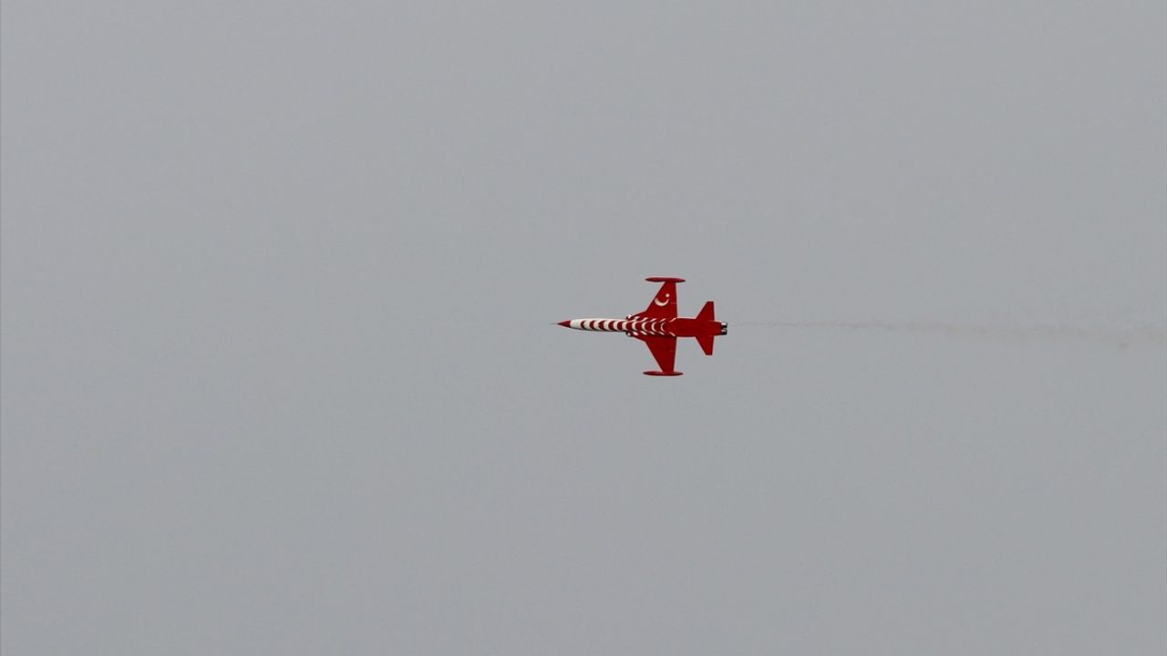 Türk Yıldızları ve SOLOTÜRK, 19 Mayıs Etkinlikleri Öncesi Samsun'da Prova Uçuşu Gerçekleştirdi