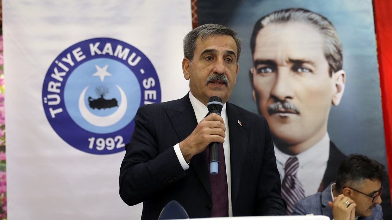 Türkiye Kamu-Sen Genel Başkanı Önder Kahveci, Iğdır'da önemli mesajlar verdi