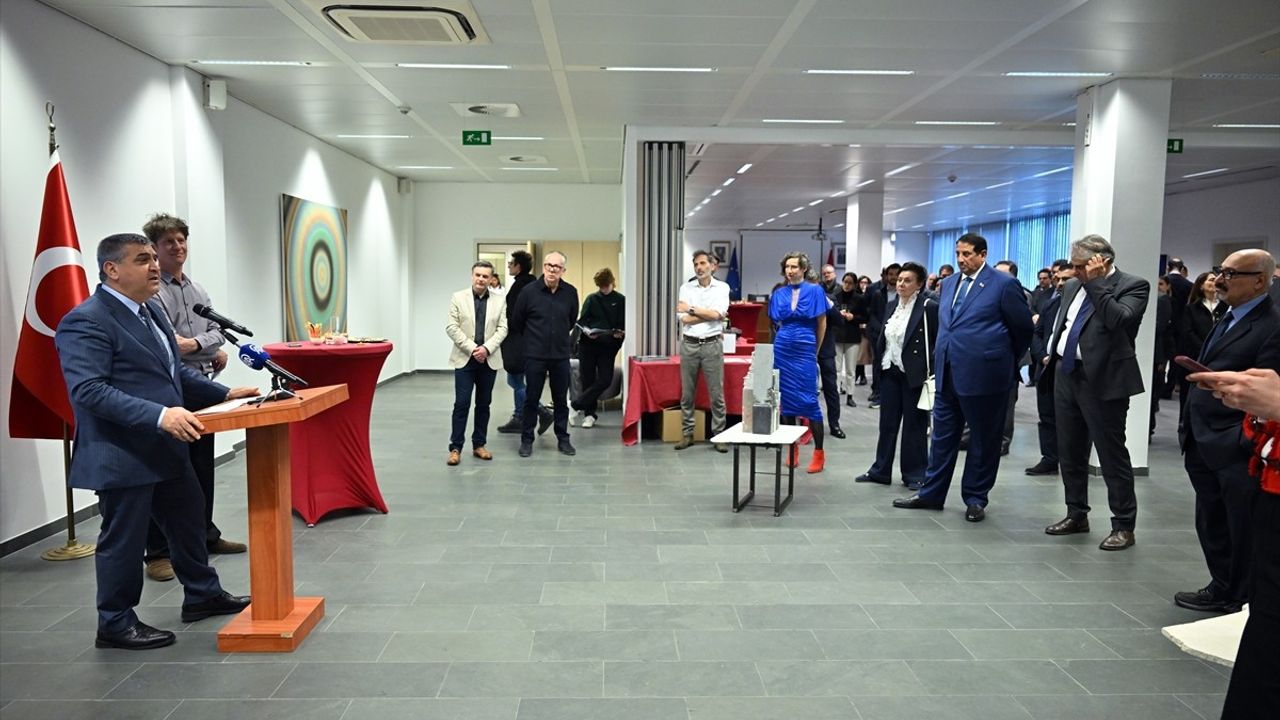 Türkiye'nin AB Daimi Temsilciliği'nde "Avrupa'yı Düşünmek" Sergisi Açıldı