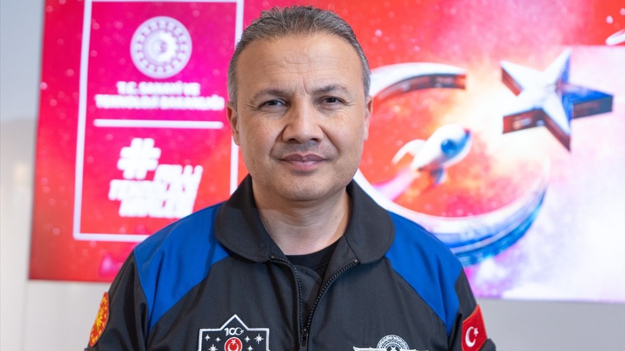 Türkiye'nin İlk Astronotu Alper Gezeravcı, TEKNOFEST KKTC'de Katılımcıların İlgi Düzeyini Değerlendirdi