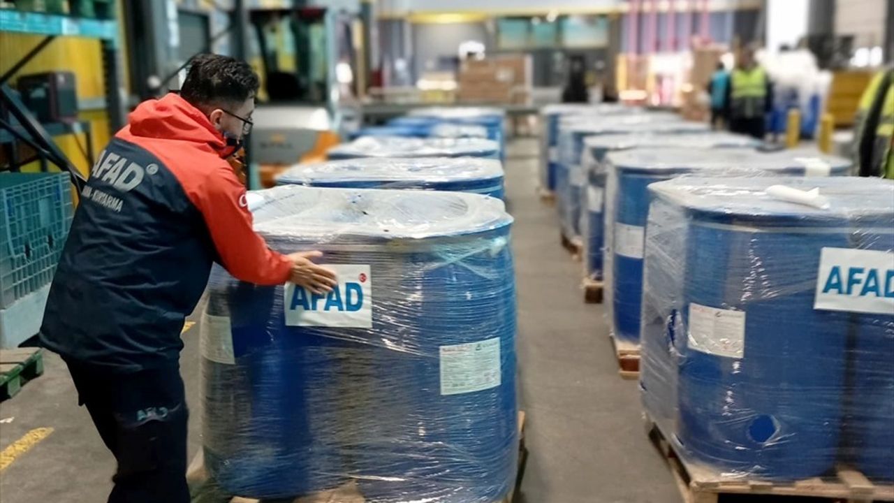 Türkiye, Sudan'daki Yangınlara Malzeme ve Ekipman Desteği Gönderiyor
