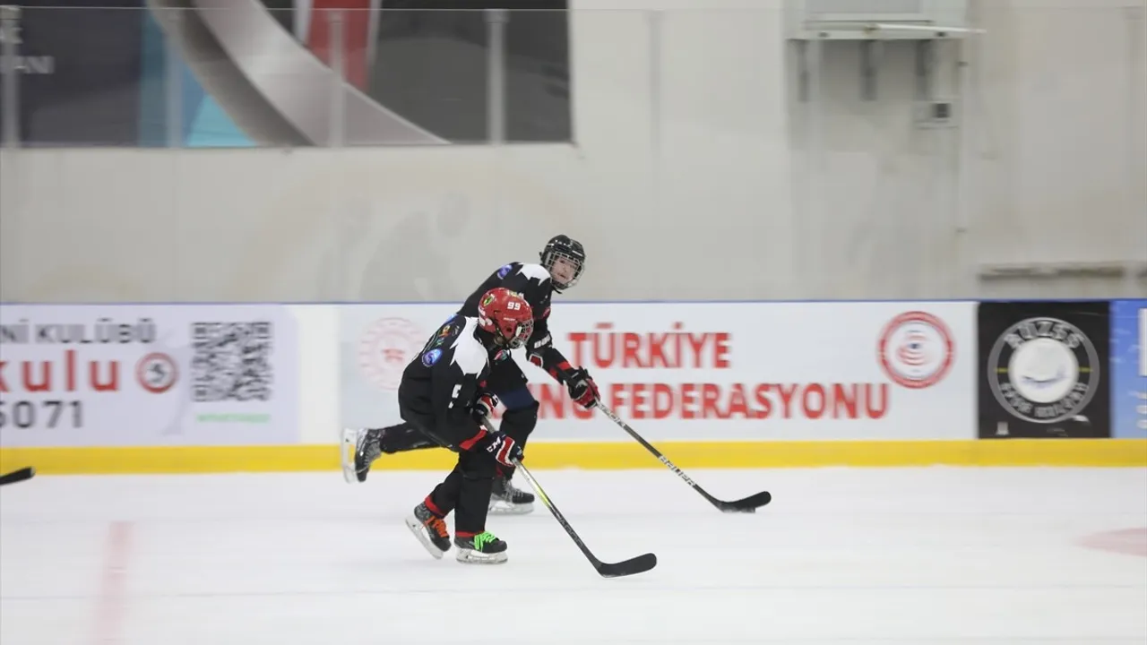 U14 Türkiye Buz Hokeyi Şampiyonası Samsun'da Başladı