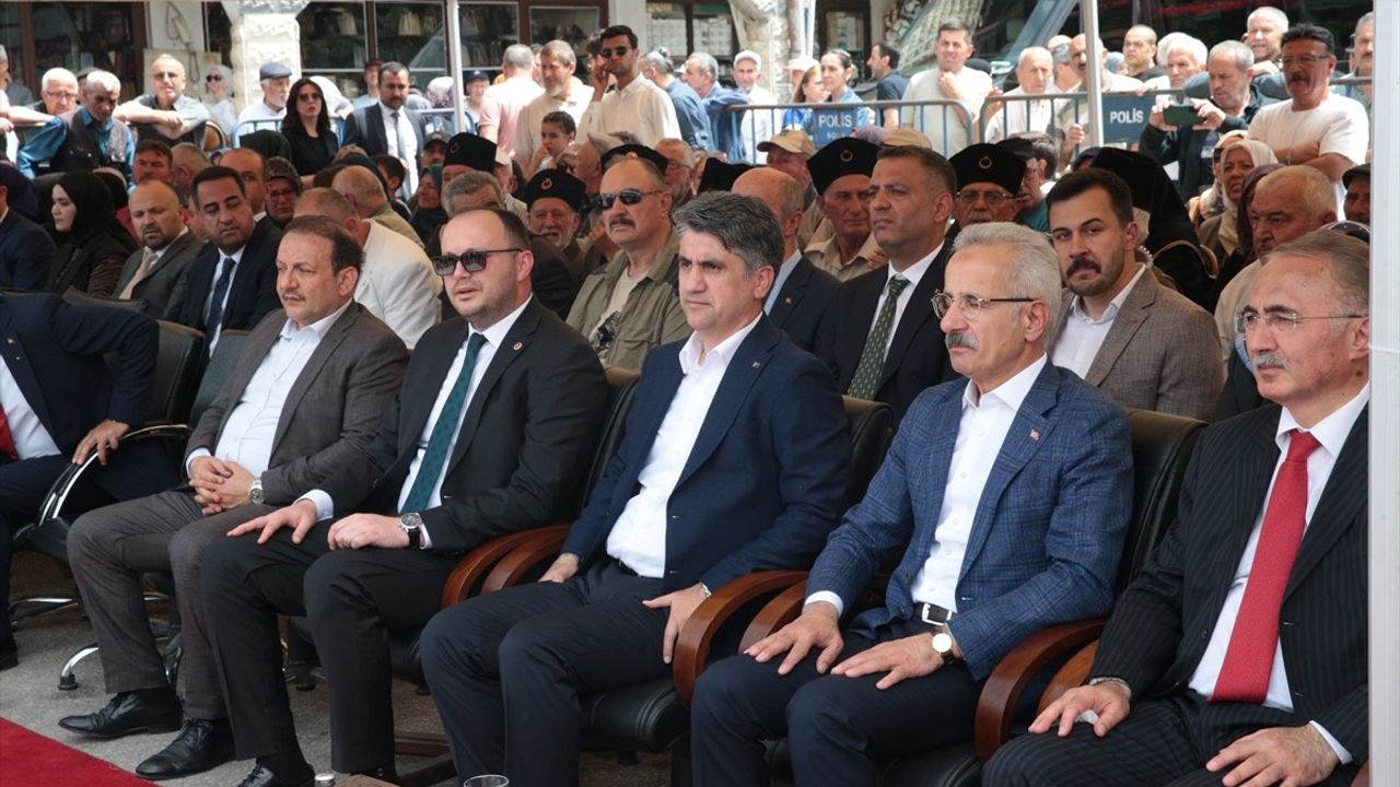 Ulaştırma ve Altyapı Bakanı Uraloğlu, Geleneksel Göynük Akşemseddin Hz. Anma Günü'ne Katıldı