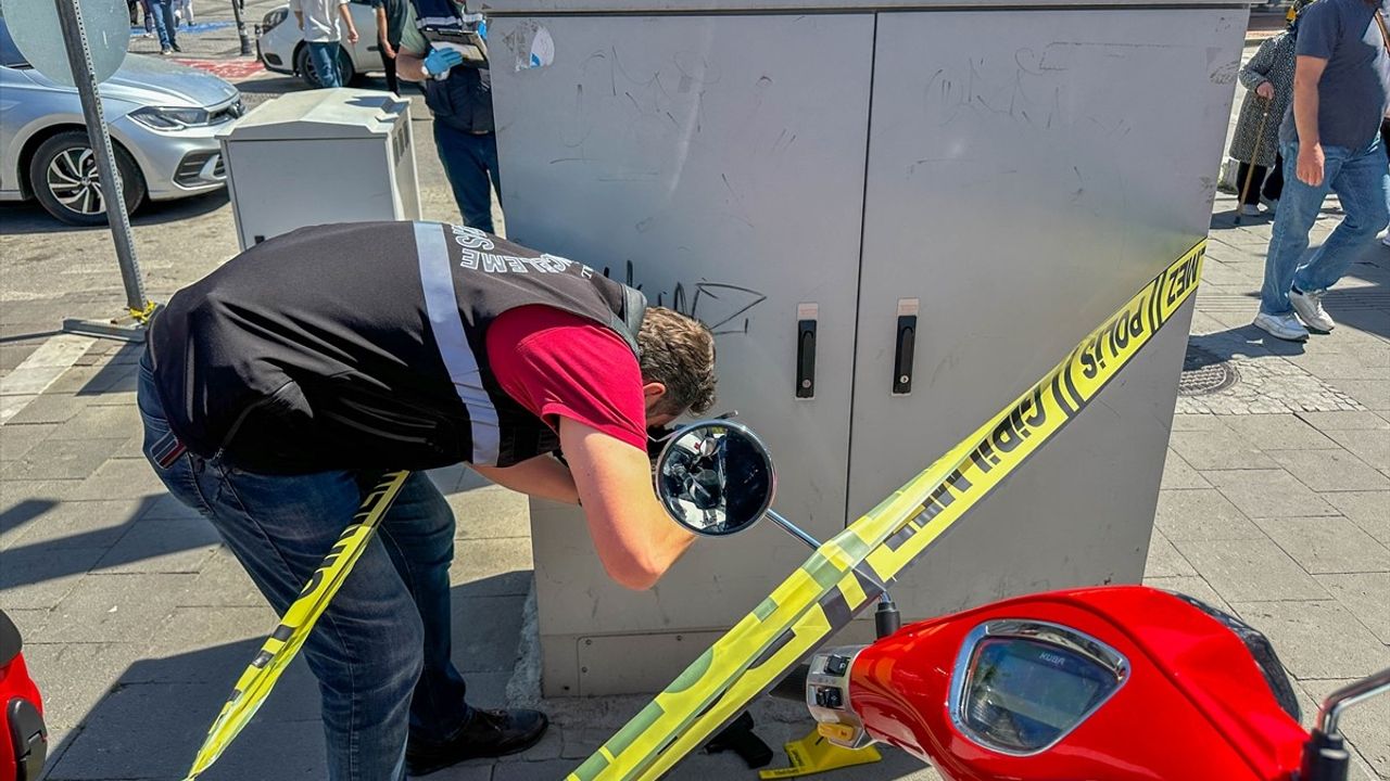 Uşak'ta Kuyumcuya Yapılan Silahlı Saldırıda İki Kişi Yaralandı