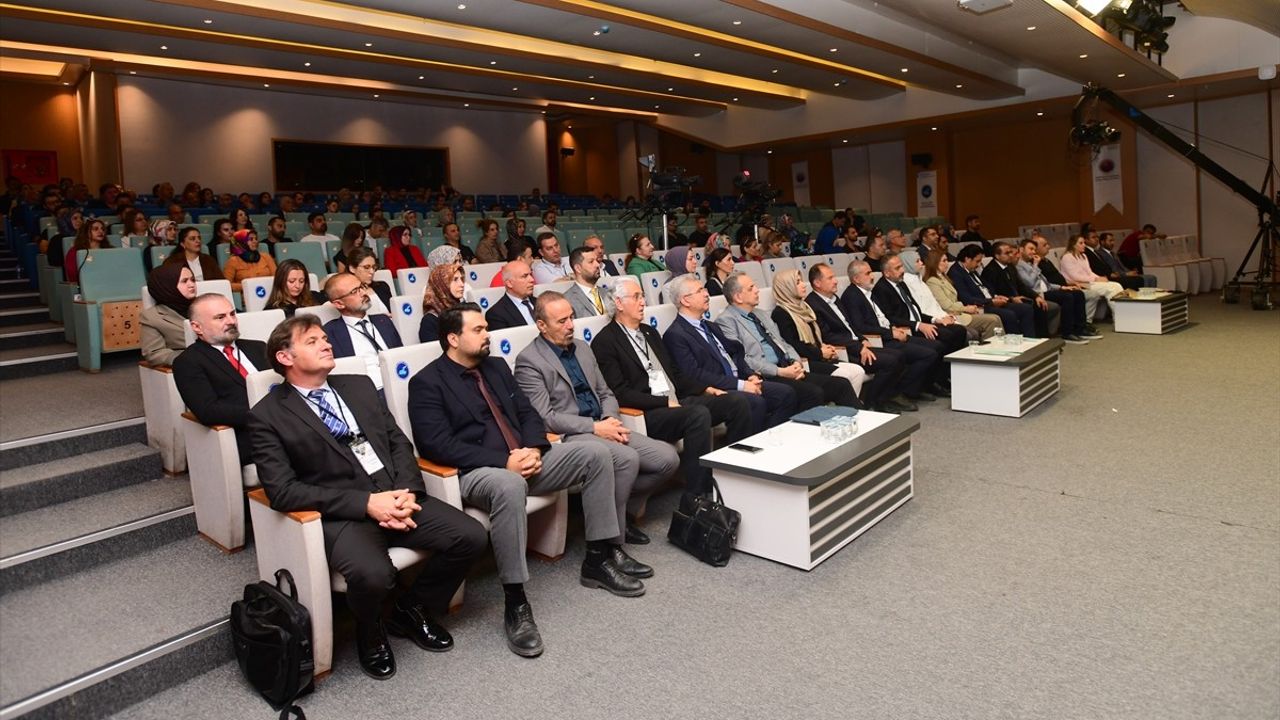 Van'da Sağlık Hizmetlerinde Kalite ve Akreditasyon Sempozyumu Gerçekleştirildi