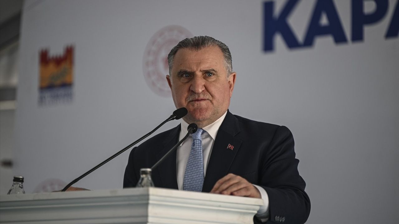 Veliefendi Kapalı Yüzme Havuzu Açıldı: 12 Milyon Kişiye Yüzme Öğretilecek