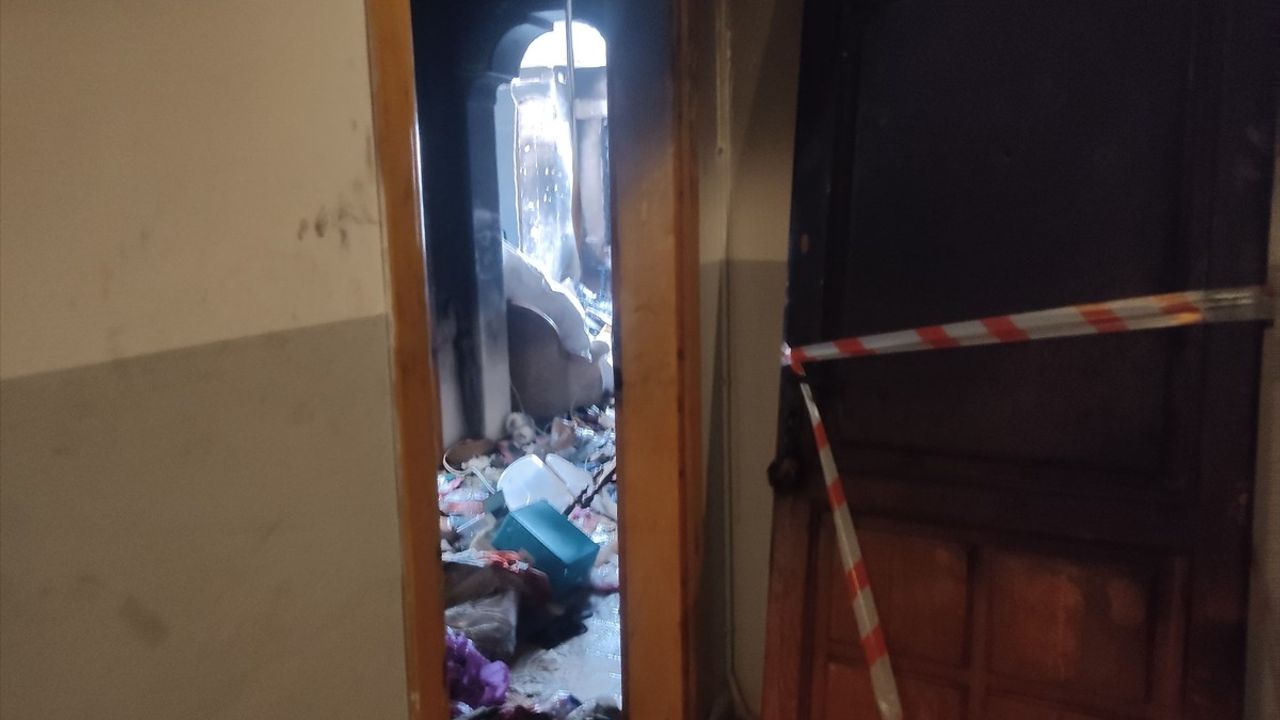 Yalova'da Apartman Yangınında Karı Koca Hayatını Kaybetti, Oğulları Yaralandı