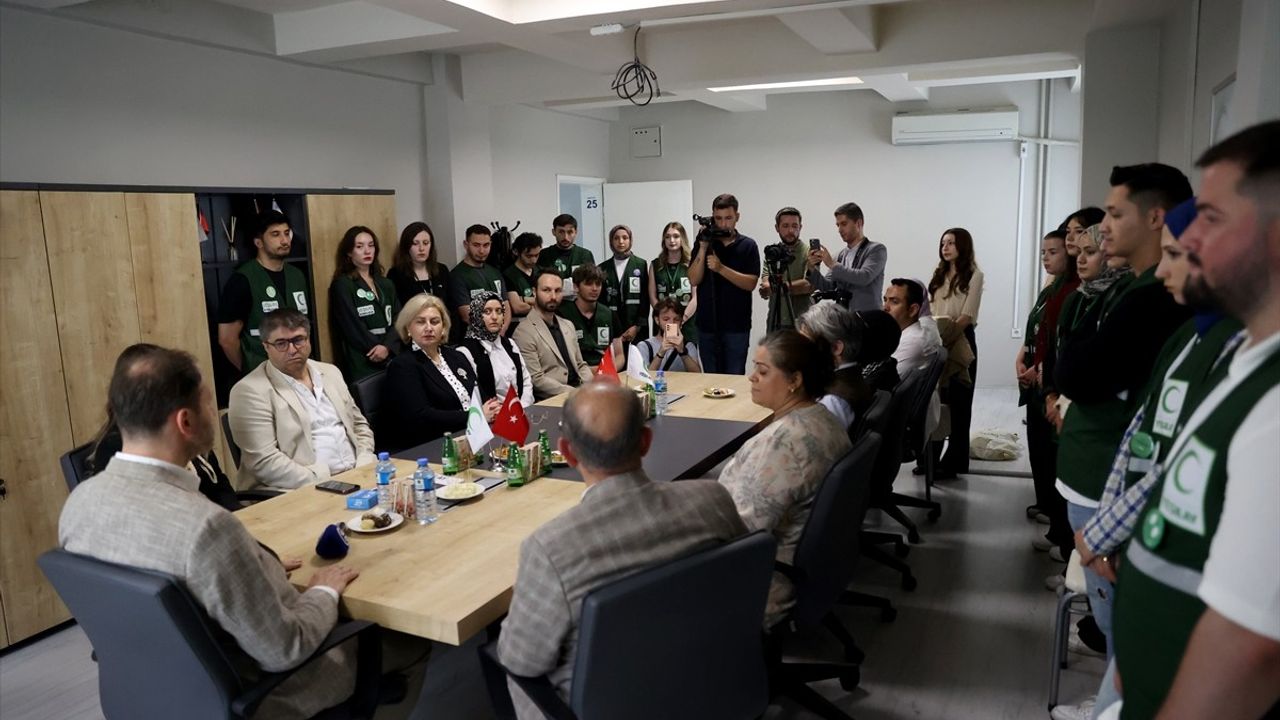 Yeşilay Genel Başkanı Mehmet Dinç, Kırklareli'nde Gençlerle Bağımlılık Mücadelesini Ele Aldı