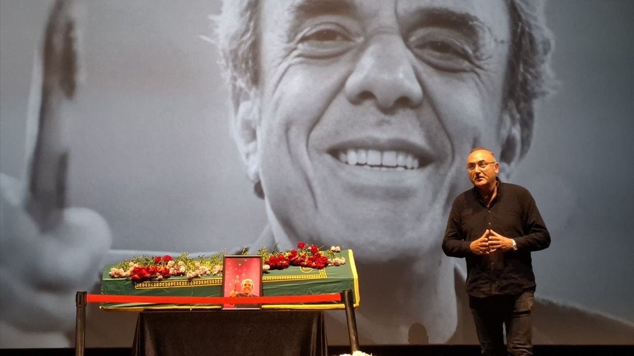 Yönetmen Ali Özgentürk Anısına Atlas Sineması'nda Tören Düzenlendi