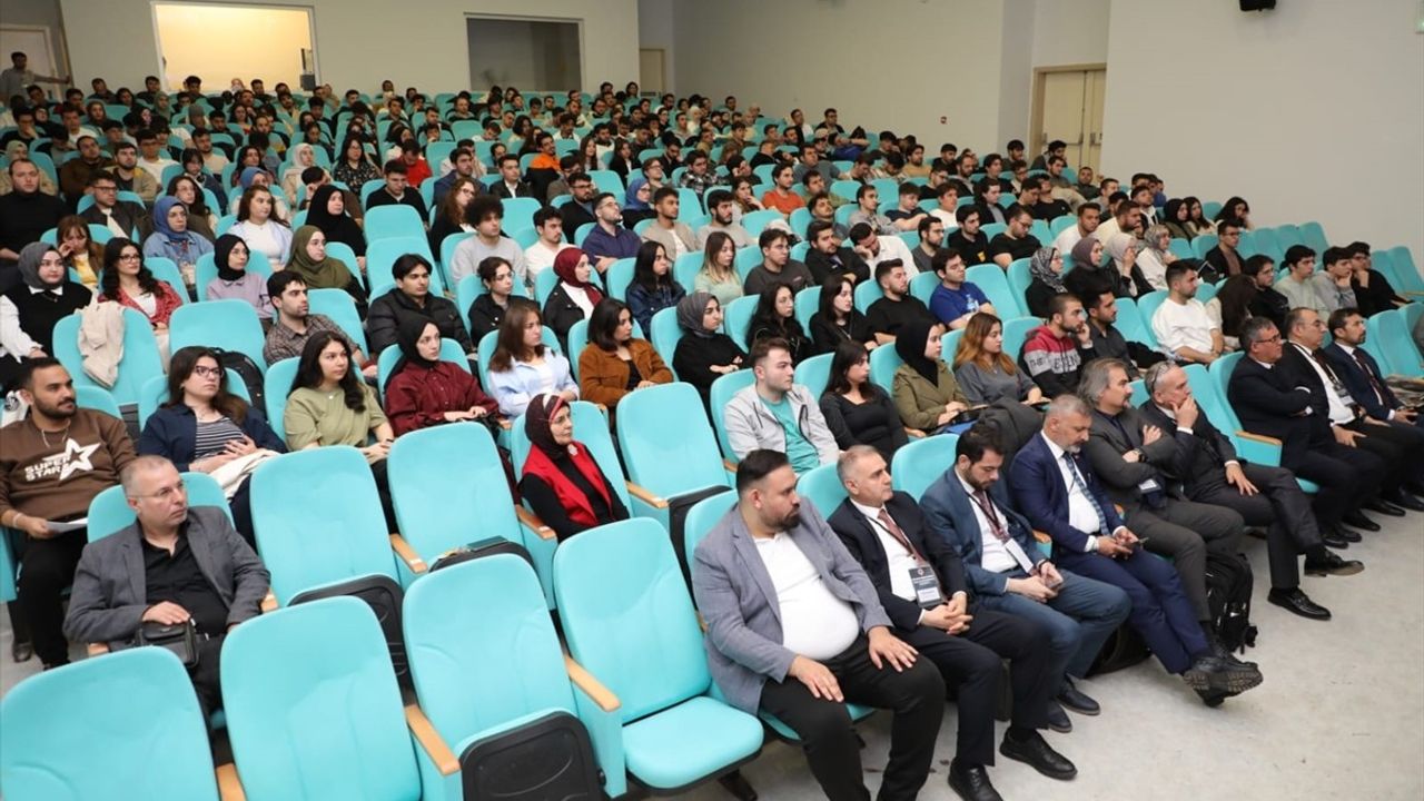 Yozgat Bozok Üniversitesi'nde 'Üretken Yapay Zeka ve Üniversiteler' Konferansı Düzenlendi