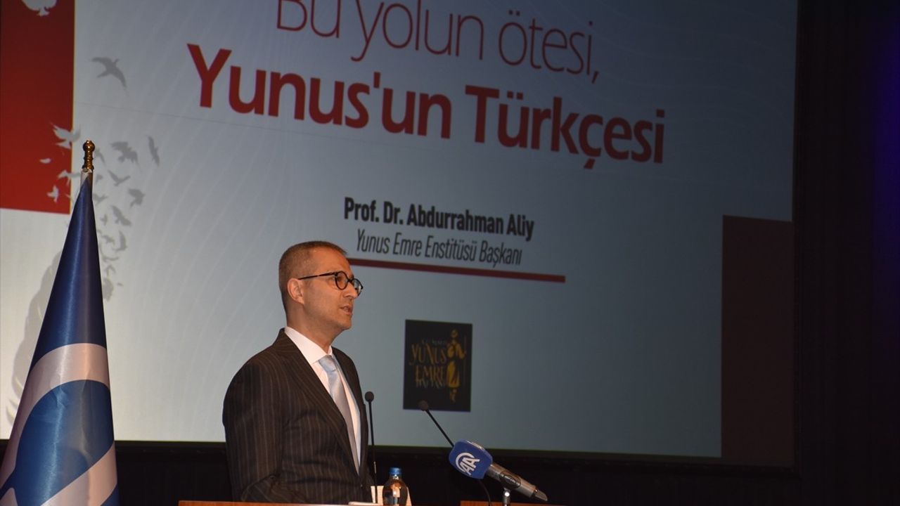 Yunus Emre Enstitüsü Başkanı Aliy, Eskişehir'de Konferans Verdi
