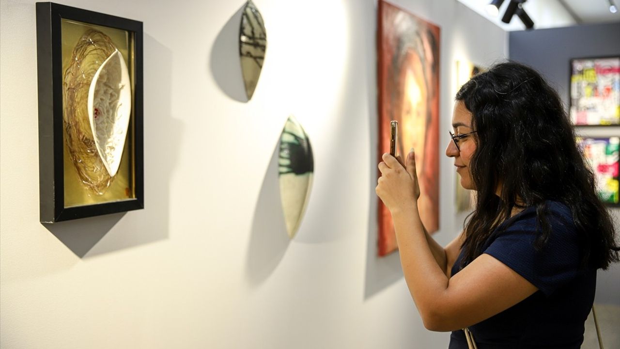 Yunus Emre Enstitüsü'nün Desteğiyle 'Empower Her Çağdaş Sanat Fuarı' Mısır'da Açıldı