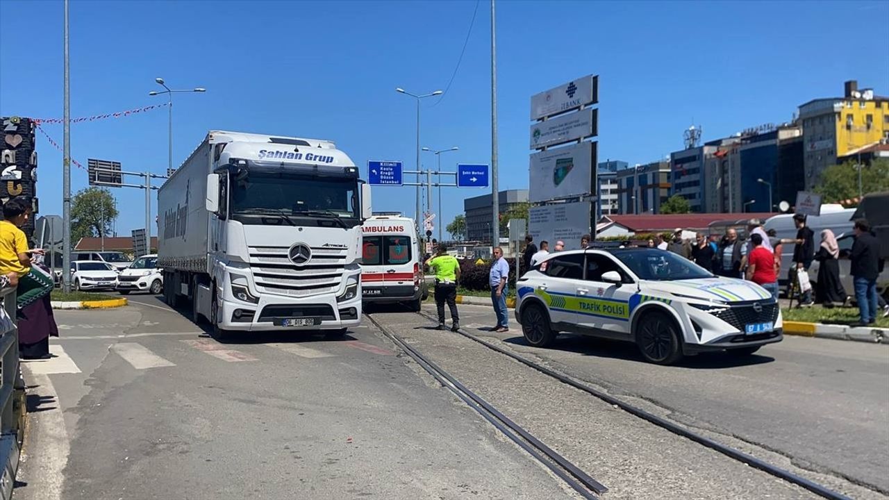 Zonguldak'ta Tır Çarpması Sonucu 80 Yaşındaki Kadın Hayatını Kaybetti