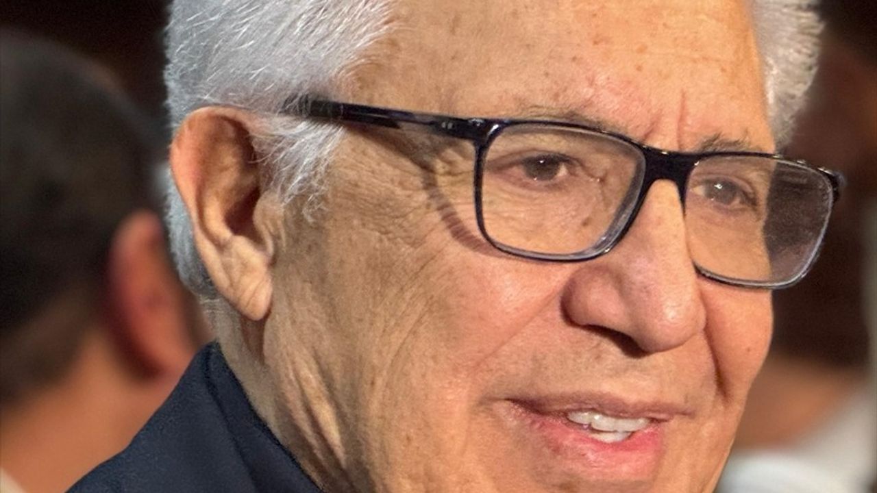 Zülfü Livaneli'nin Hayatını Anlatan Belgeselin Galası CRR'de Gerçekleşti