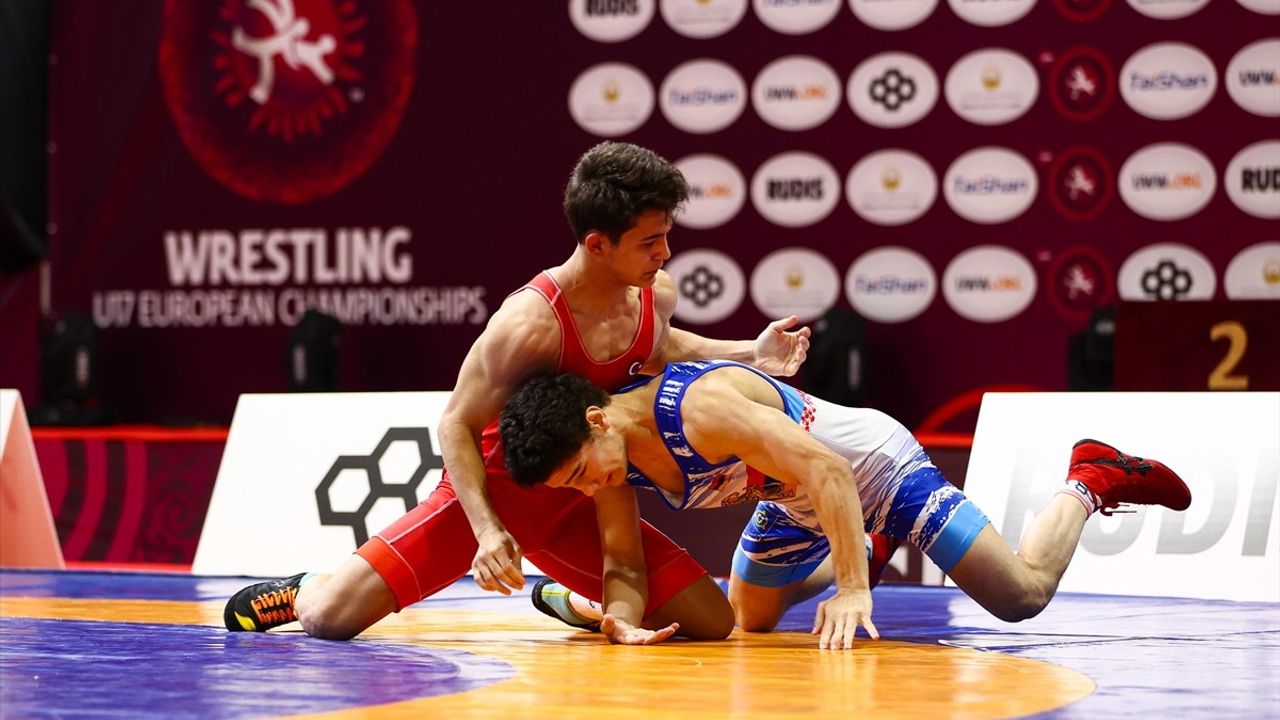 17 Yaş Altı Avrupa Güreş Şampiyonası'nda Türkiye 3 Bronz Madalya Kazandı