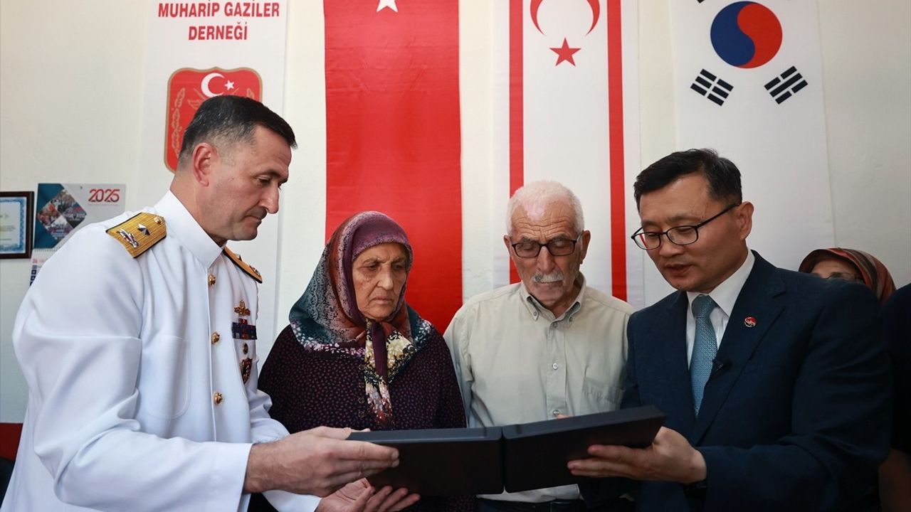 74 Yıl Sonra Bulunan Kore Şehidi Mehmet Çağlar'ın Künyesi Ailesine Teslim Edildi