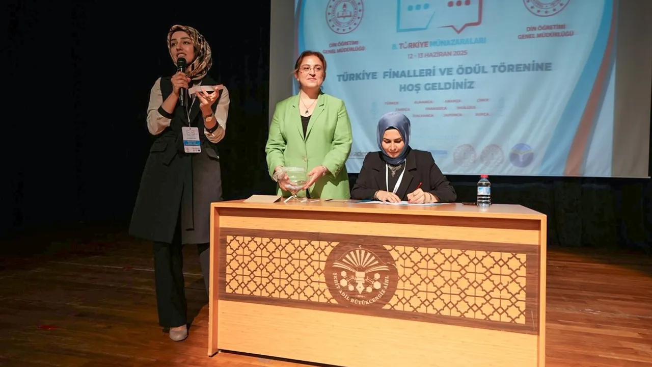 8. Türkiye Münazaraları 2025 İstanbul'da Başladı