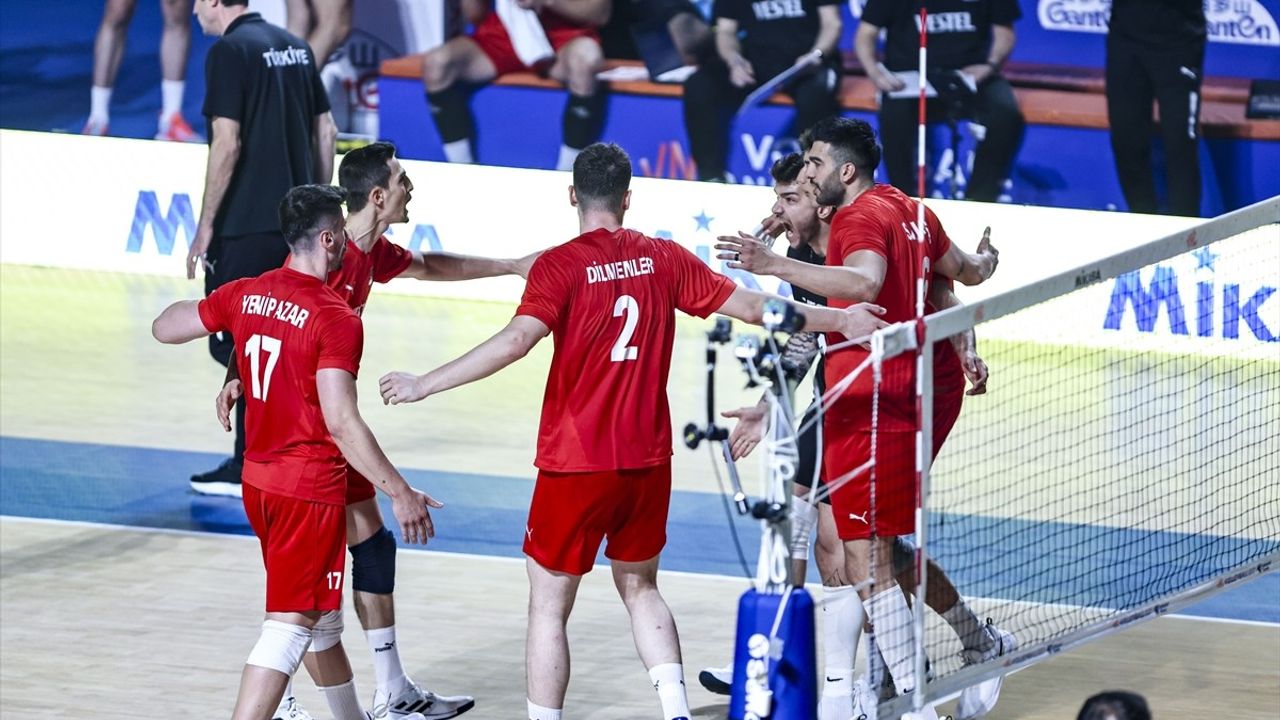 A Milli Erkek Voleybol Takımı, Ukrayna'ya 3-0 Yenildi