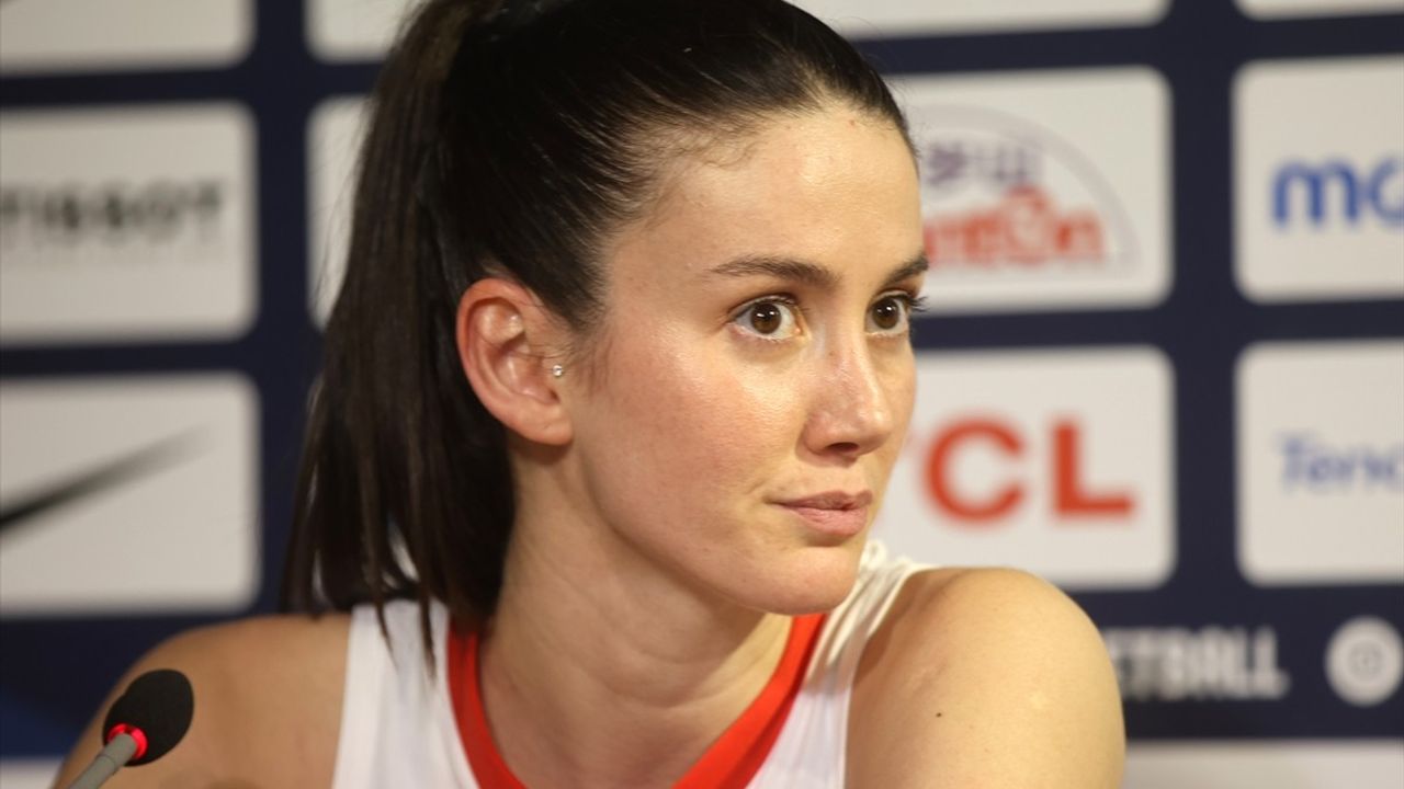 A Milli Kadın Basketbol Takımı, Fransa'ya Karşı Gurur Duyacak Bir Performans Sergiledi