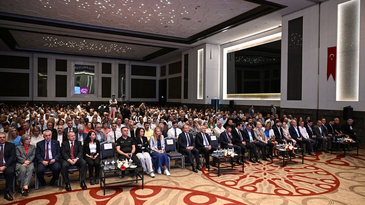 Adana'da 'Başka Bir Su Yönetimi Mümkün' Paneli ve Seminerler Düzenlendi