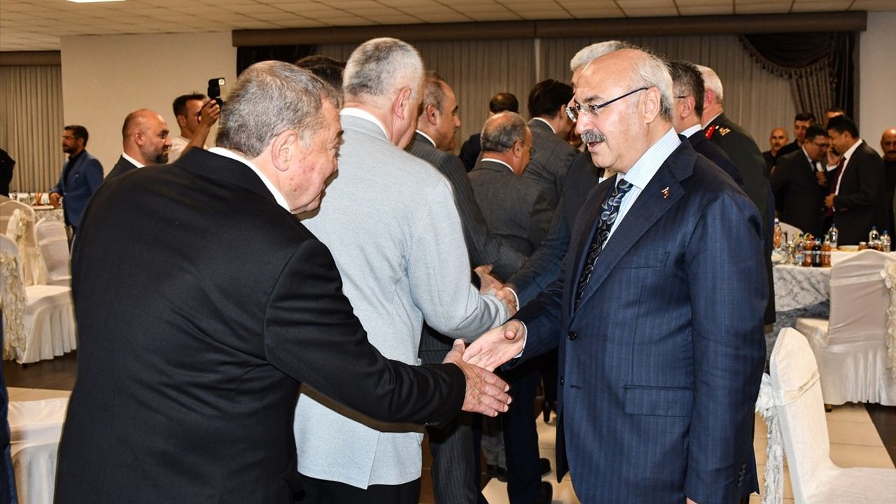 Adana'da Kurban Bayramı Bayramlaşma Programı Gerçekleştirildi